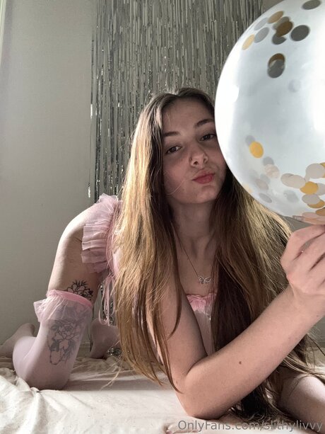 Slithylivvy naked actress images