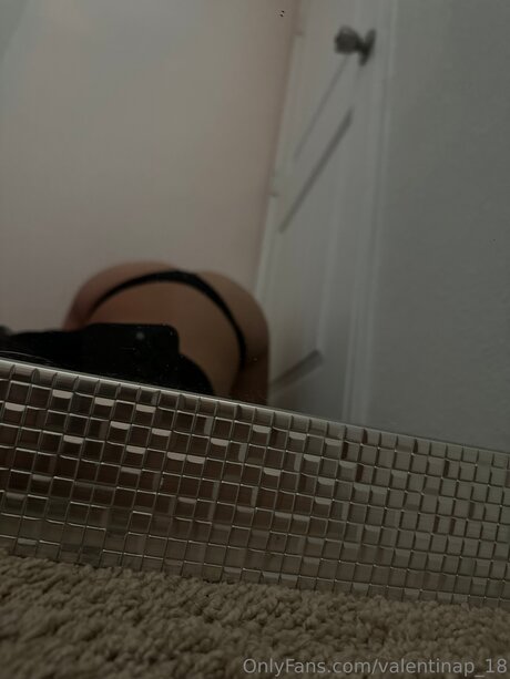 Valentinap 18 naked actress gallery