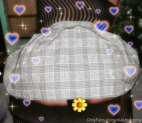 Dulceyaremy model nudes photo