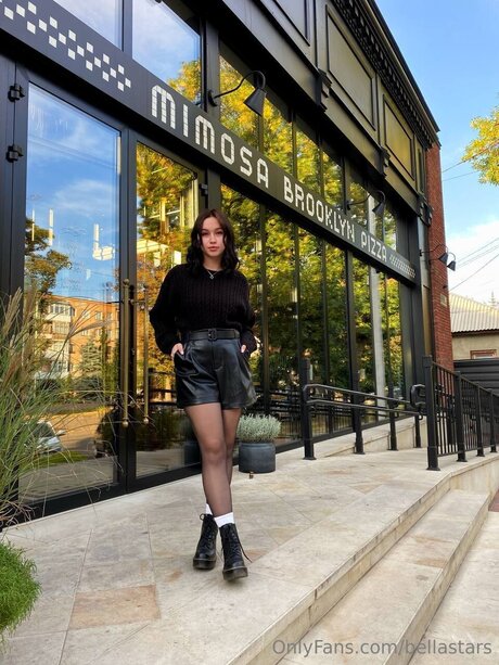 Bellastars model hot img