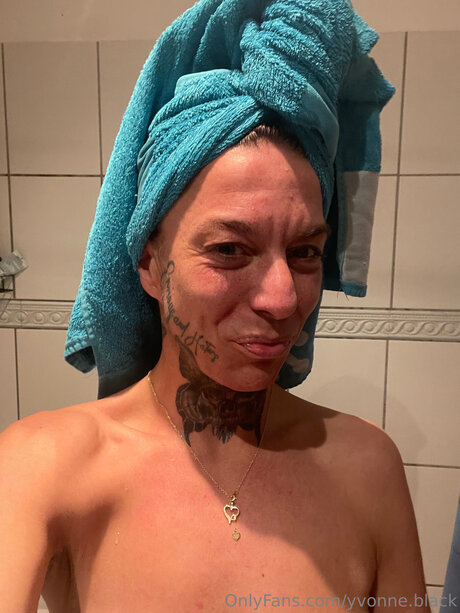 Yvonne Black hd model galleries