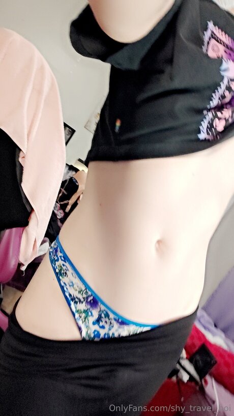 Shy Travel Boi free star photos