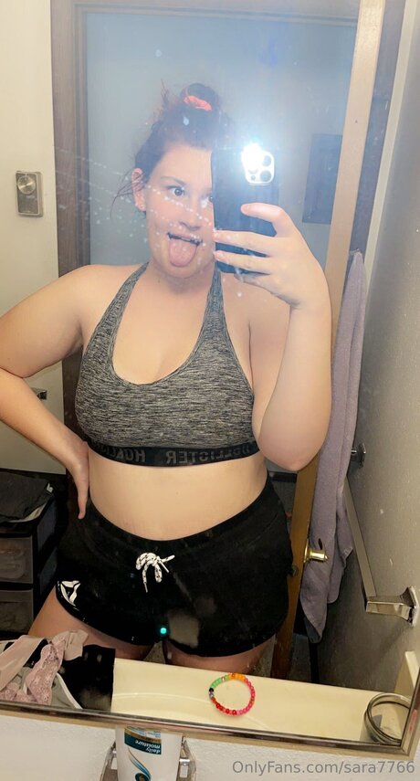 Sara7766 erotic model photo