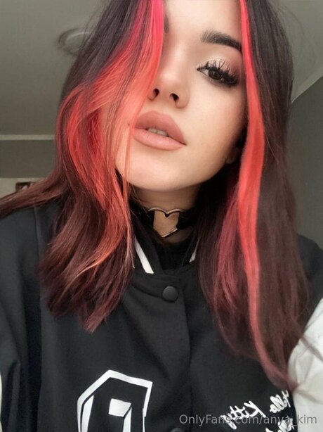 Anya Kim model art picture