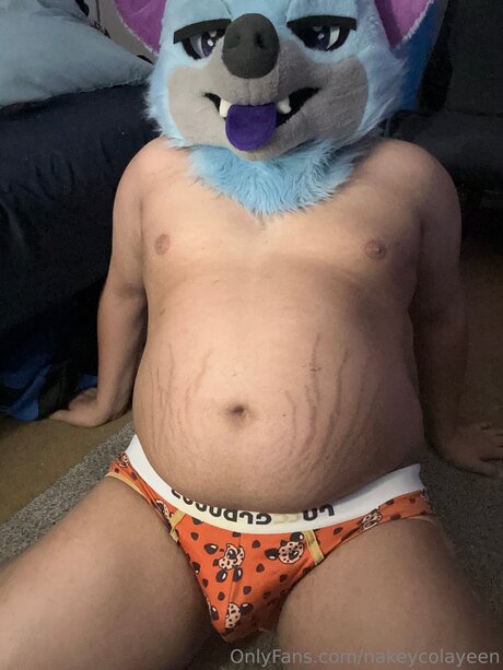 Nakeycolayeen model hot picture