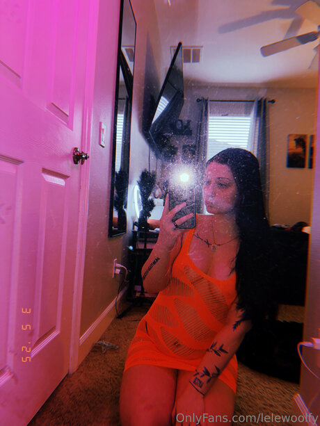 Lelewoolfy nudes star photo