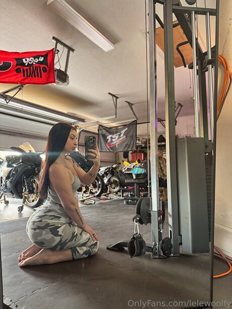 Lelewoolfy naked star pictures