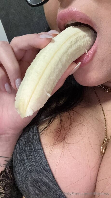 Tiffaniess top model pics