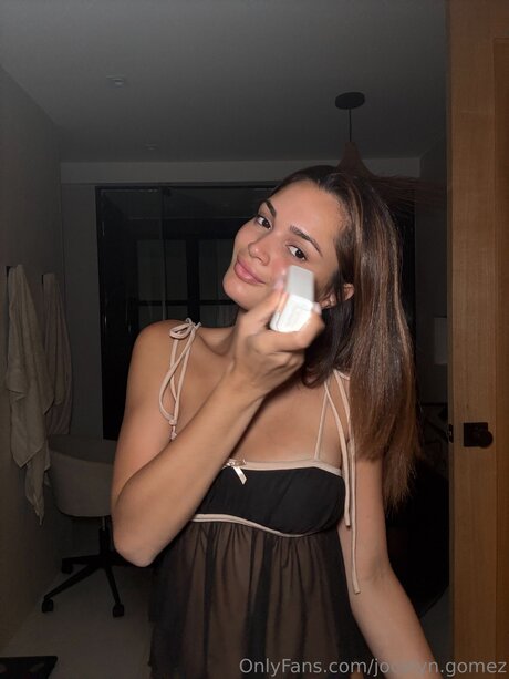 Jocelyn Gomez model pretty picture