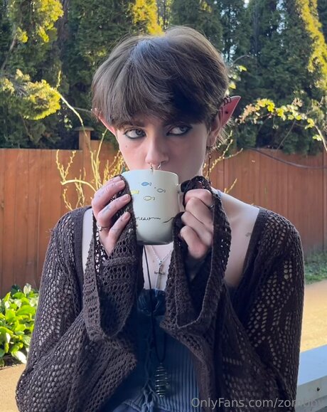 Zombby top star photo