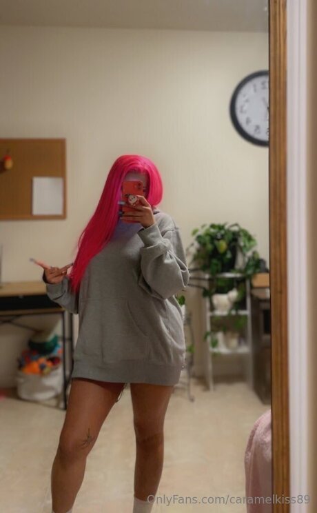 Caramelkiss89 model naked pic