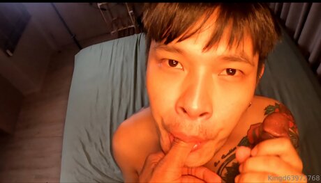 U370740840 adult model photos