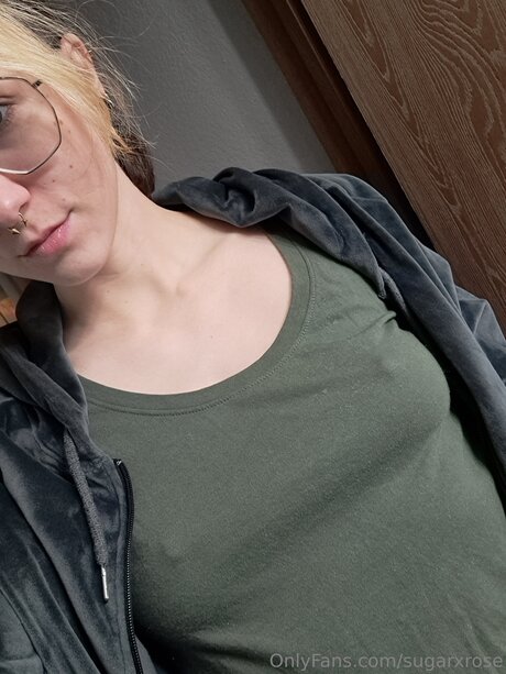 Sugarxrose erotic pornstar photo