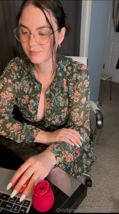 Juicyjaneeeee star xxx photo