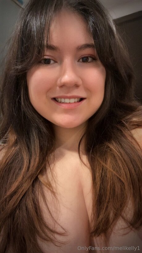 Melikelly1 star nudes photos