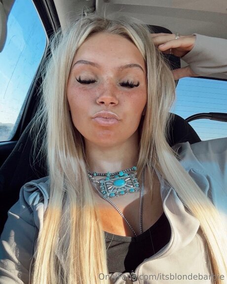 Itsblondebarbie star hot image