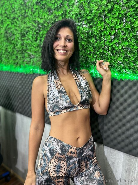 Indralove hot pornstar img