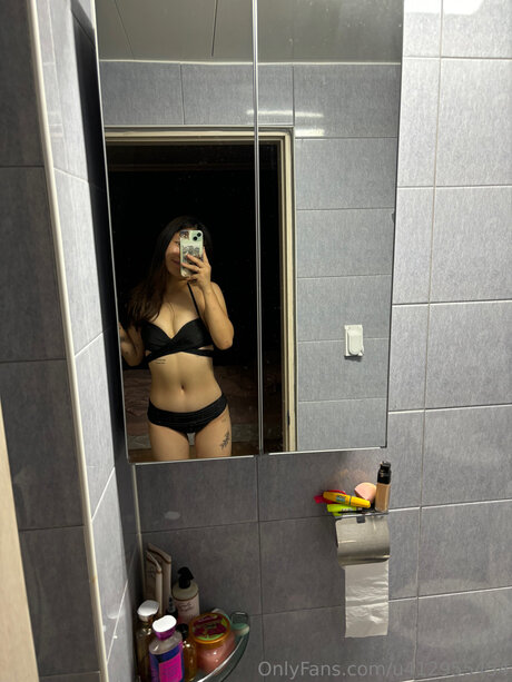 U412955454 pornstar art images