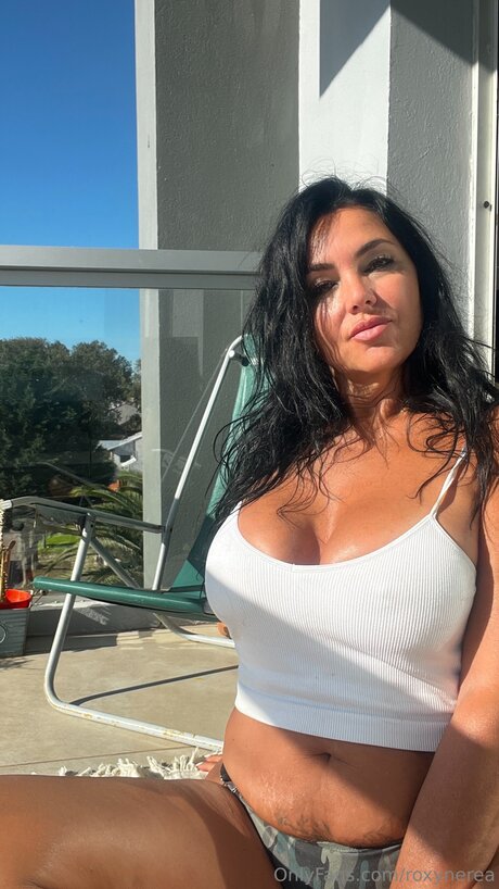 Roxynerea erotic pornstar pictures