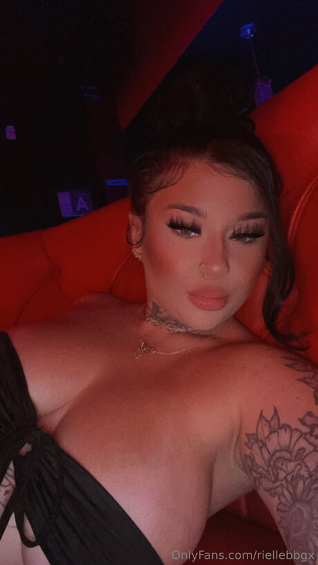 Riellebbgx pornstar perfect pics