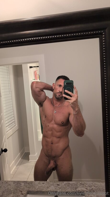 Kylesfitnessspot star sexy picture