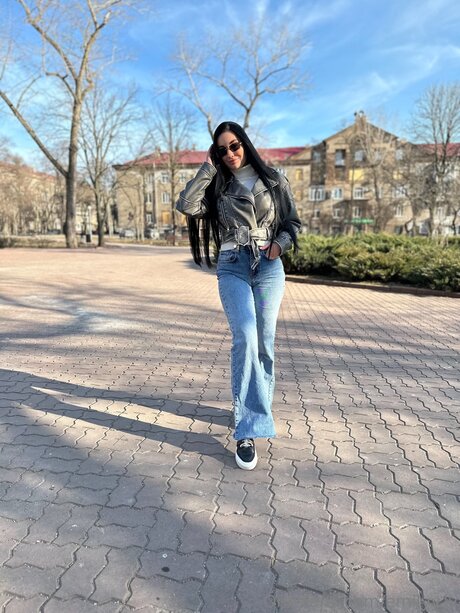 Emilyy Ly star naked gallery