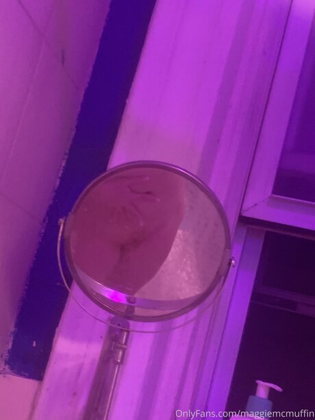 Maggiemcmuffin adult model picture