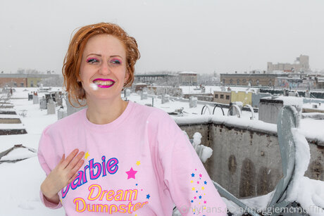 Maggiemcmuffin nice model pic