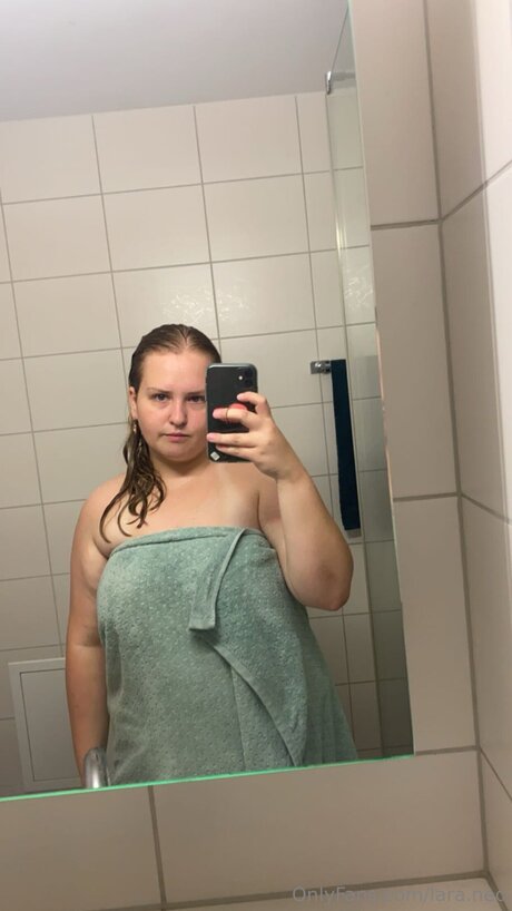 Lara Neo pretty pornstar galleries