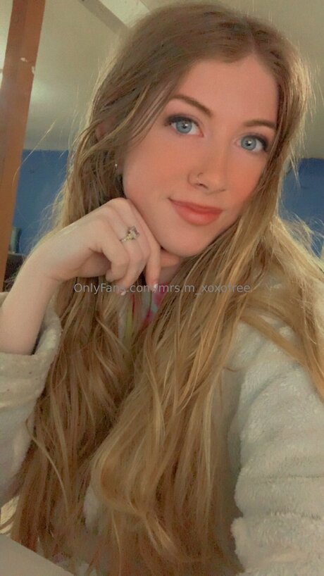 trans girls onlyfans top image