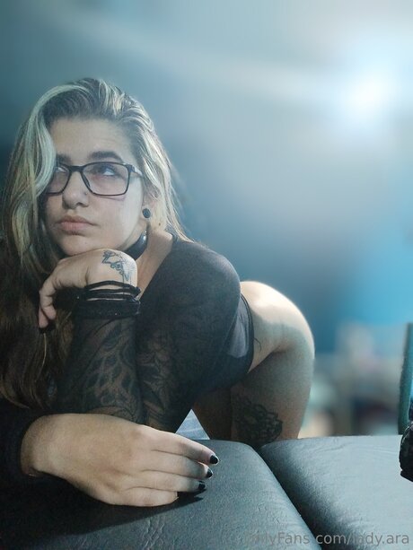 Ladyaraa hot model archive