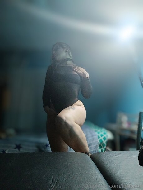 Ladyaraa hot pornstar pictures