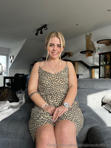 Bellablondofficial erotic star gallery