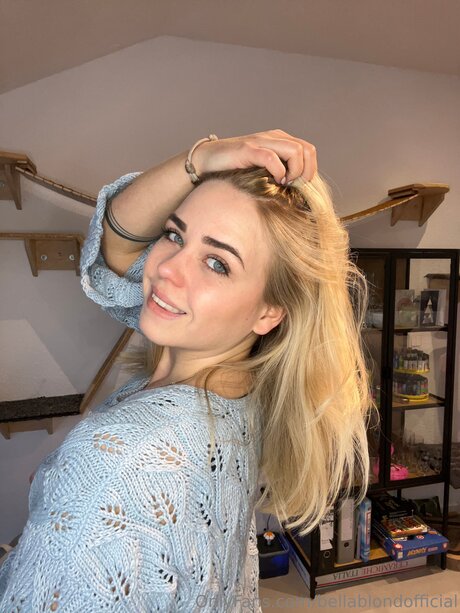 Bellablondofficial star erotic photos