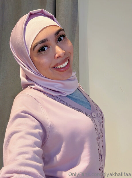 Riyakhalifaa sex model pic