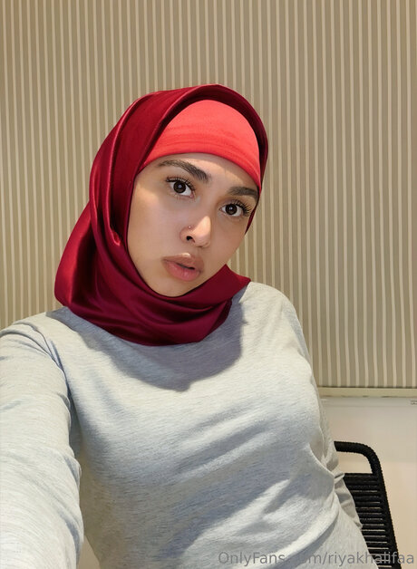 Riyakhalifaa pretty star picture