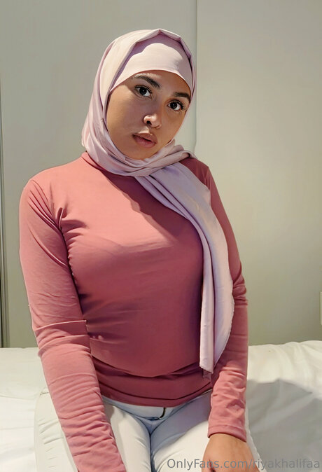Riyakhalifaa sex model pic