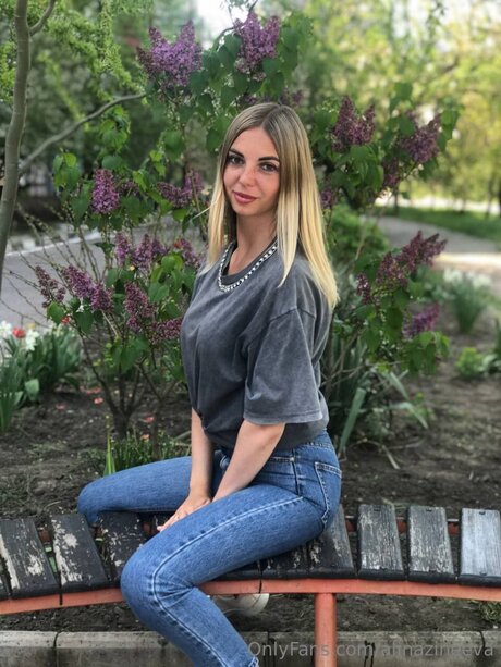 Alinazineeva model porn pic