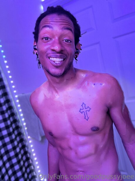 Goodpussyjoee adult star photo