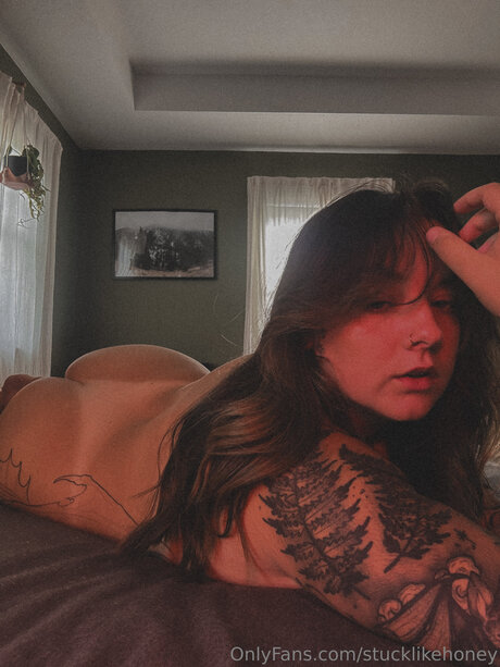 Stucklikehoney nude actress archive