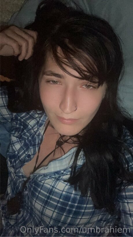 Umbrahiem hot actress photos