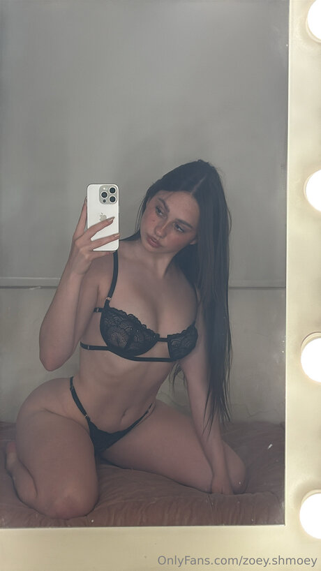 Zoey Shmoey model xxx photo