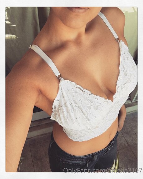 Amelia3107 pornstar xxx photos