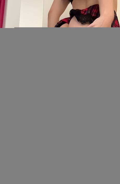 Paw Kitty pretty model pics