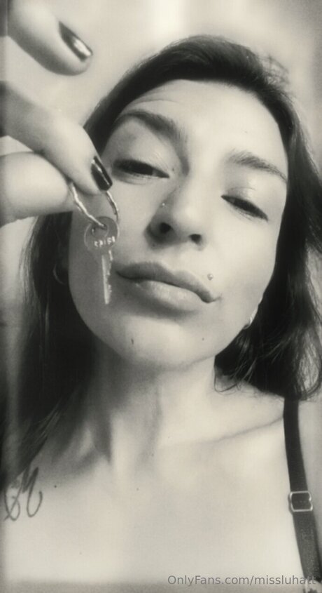 Missluhatt model hd picture