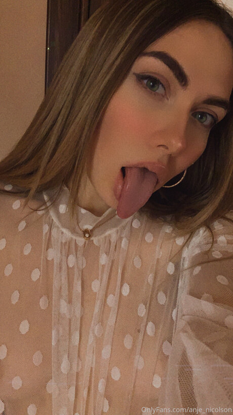 Anje Nicolson sexy actress img