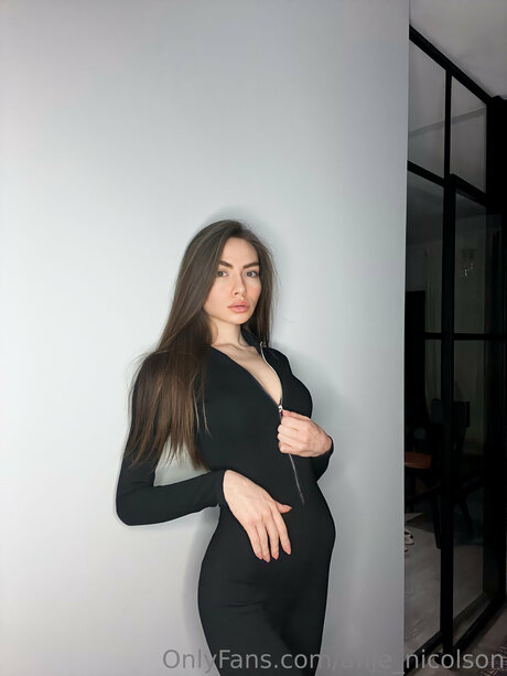 Anje Nicolson hd actress pictures