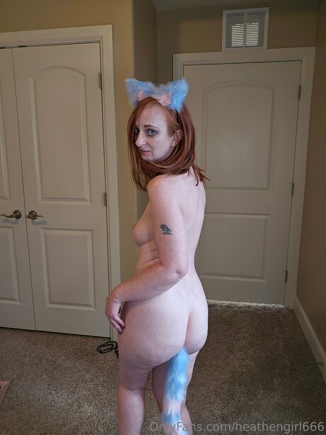 Heathengirl666 model naked photo