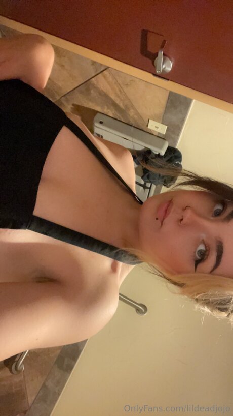 Lildeadjojo pornstar pictures