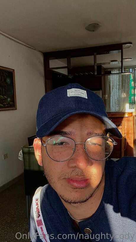 Naughtycody adult model image